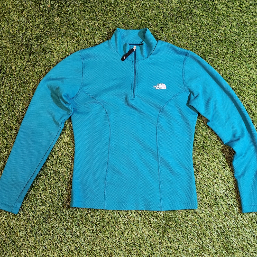 The North Face Teal Outerwear Quarter-Zip Pullover Womens. Great Condition